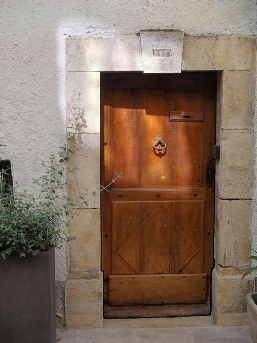 Le 1835, Studio Rouge-Corail Moustiers-Sainte-Marie Luaran gambar